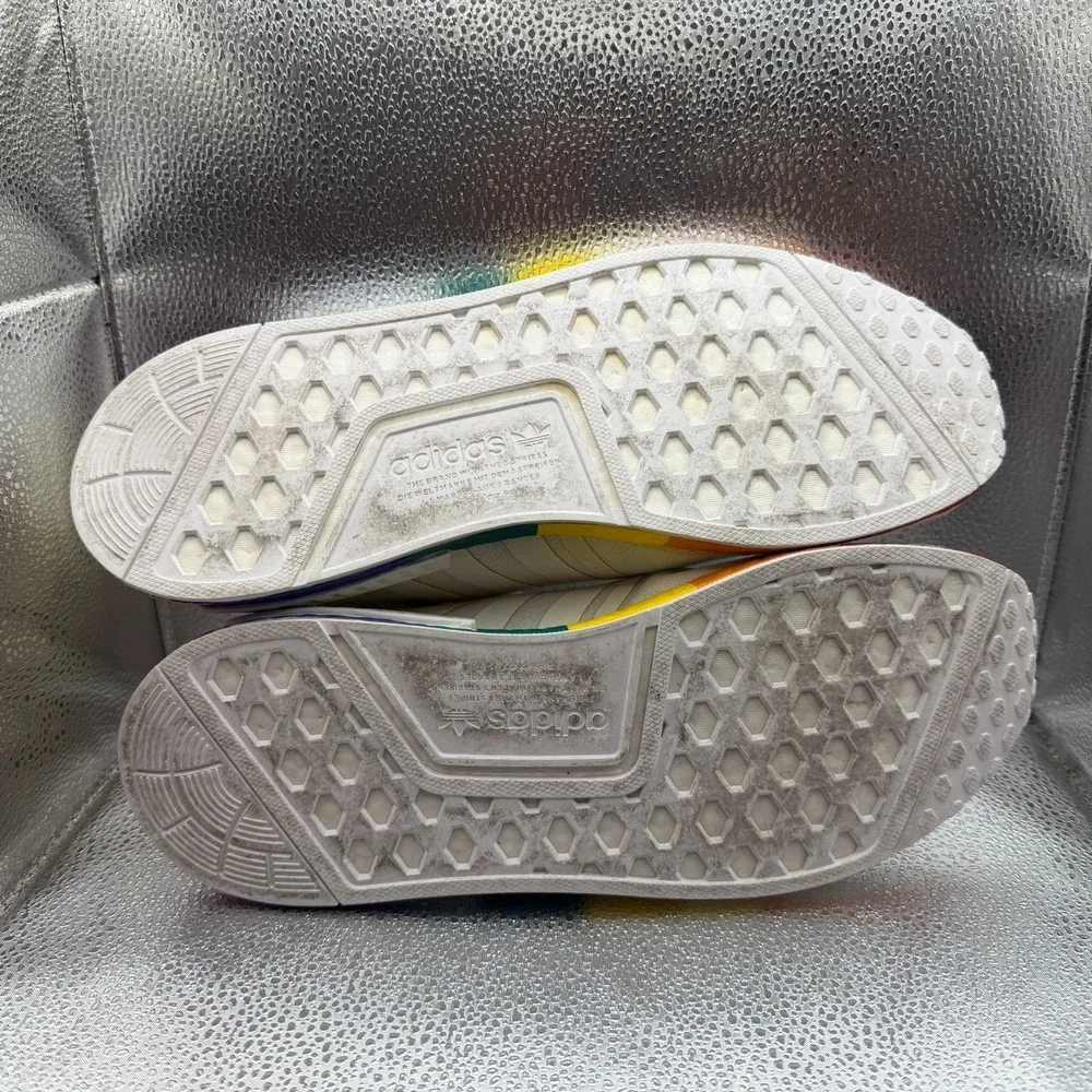 Size 11.5 Adidas NMD_R1 Pride Cloud White Rainbow Mens Athletic‎ Shoes FY9024